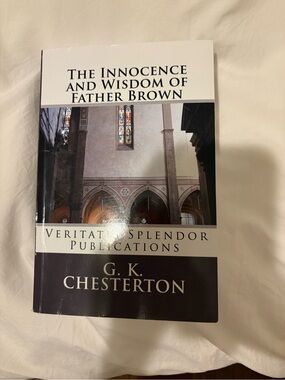 G. K. Chesterton "The Innocence and Wisdom of Father Brown" - White Cover
